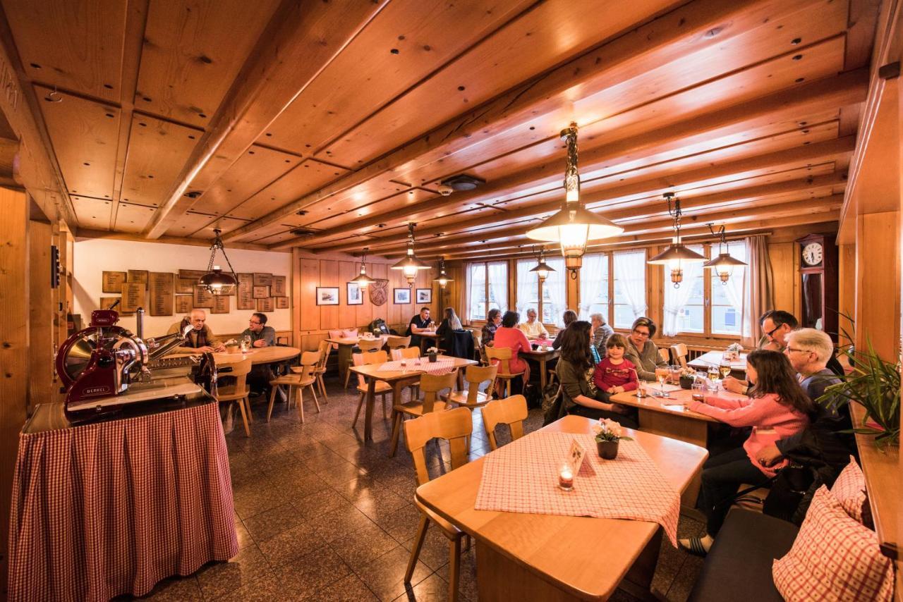 ברינץ Hotel Weisses Kreuz מראה חיצוני תמונה