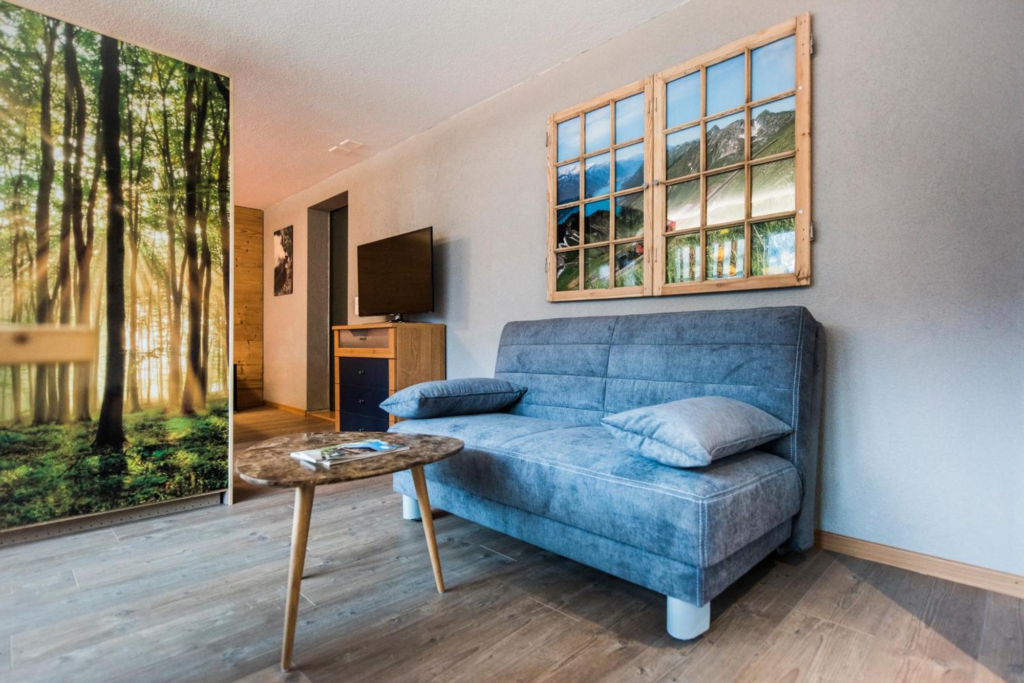 ברינץ Hotel Weisses Kreuz מראה חיצוני תמונה