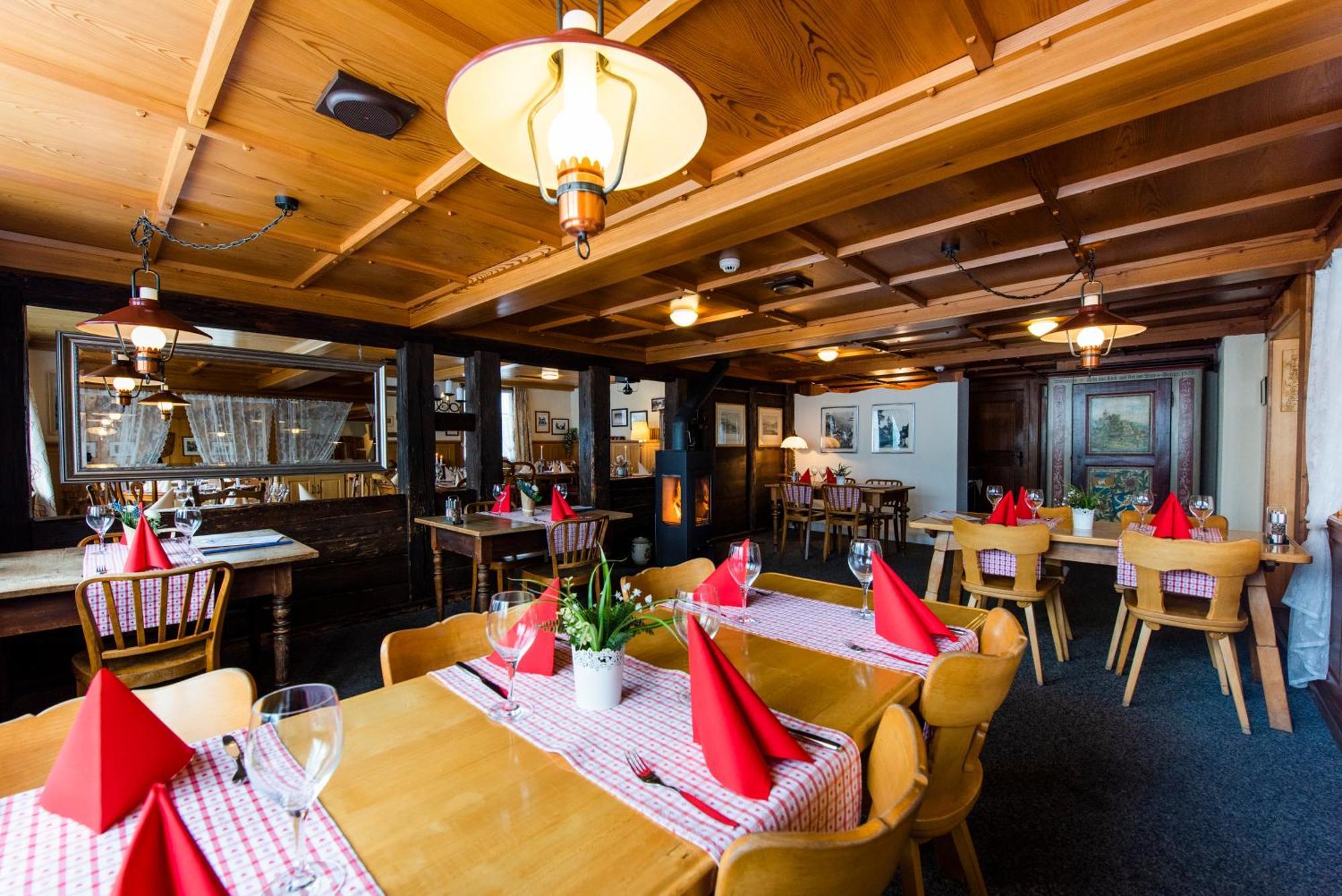 ברינץ Hotel Weisses Kreuz מראה חיצוני תמונה